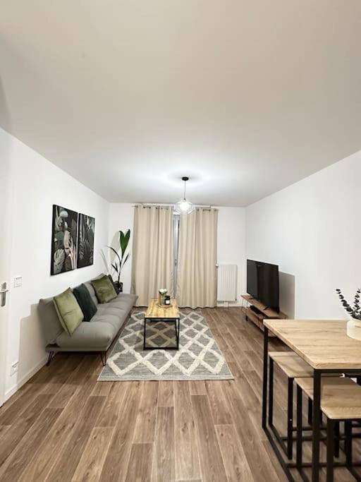 Апартаменти Cosy House A 6 Min Du Rer A Et Psa Карр'єр-су-Пуассі Екстер'єр фото