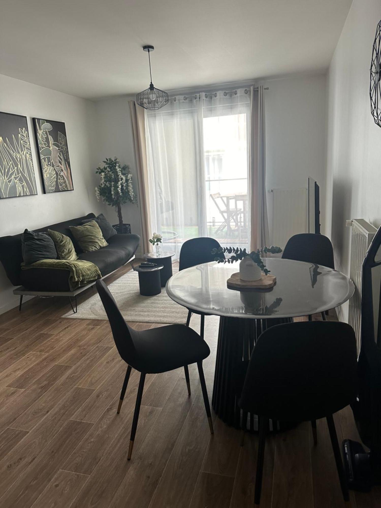 Апартаменти Cosy House A 6 Min Du Rer A Et Psa Карр'єр-су-Пуассі Екстер'єр фото