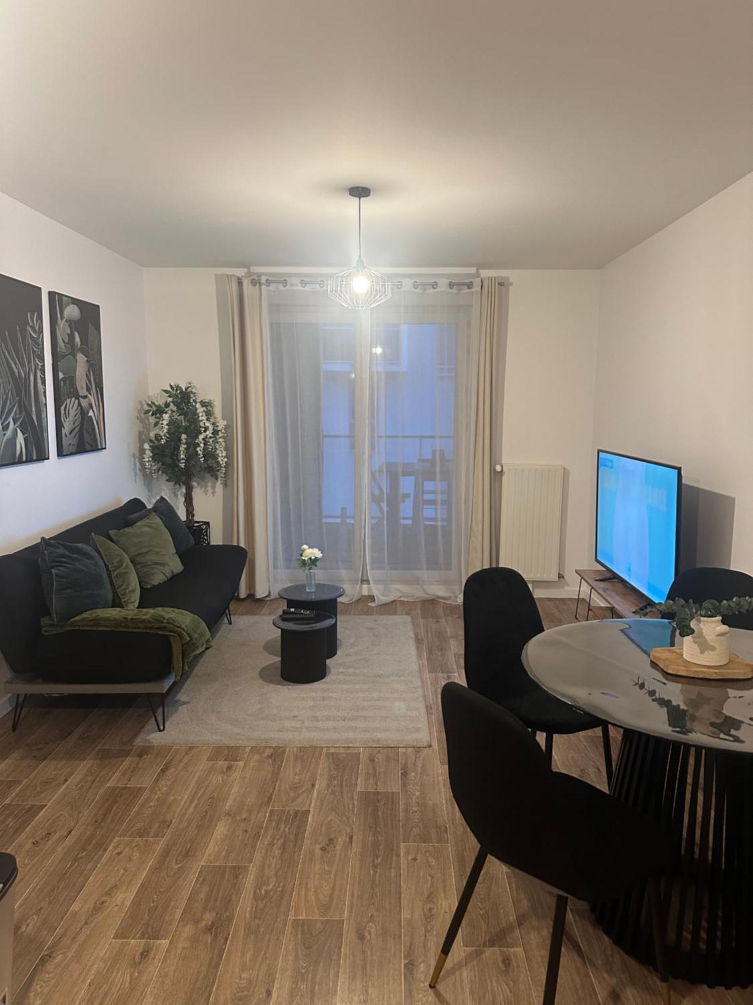 Апартаменти Cosy House A 6 Min Du Rer A Et Psa Карр'єр-су-Пуассі Екстер'єр фото